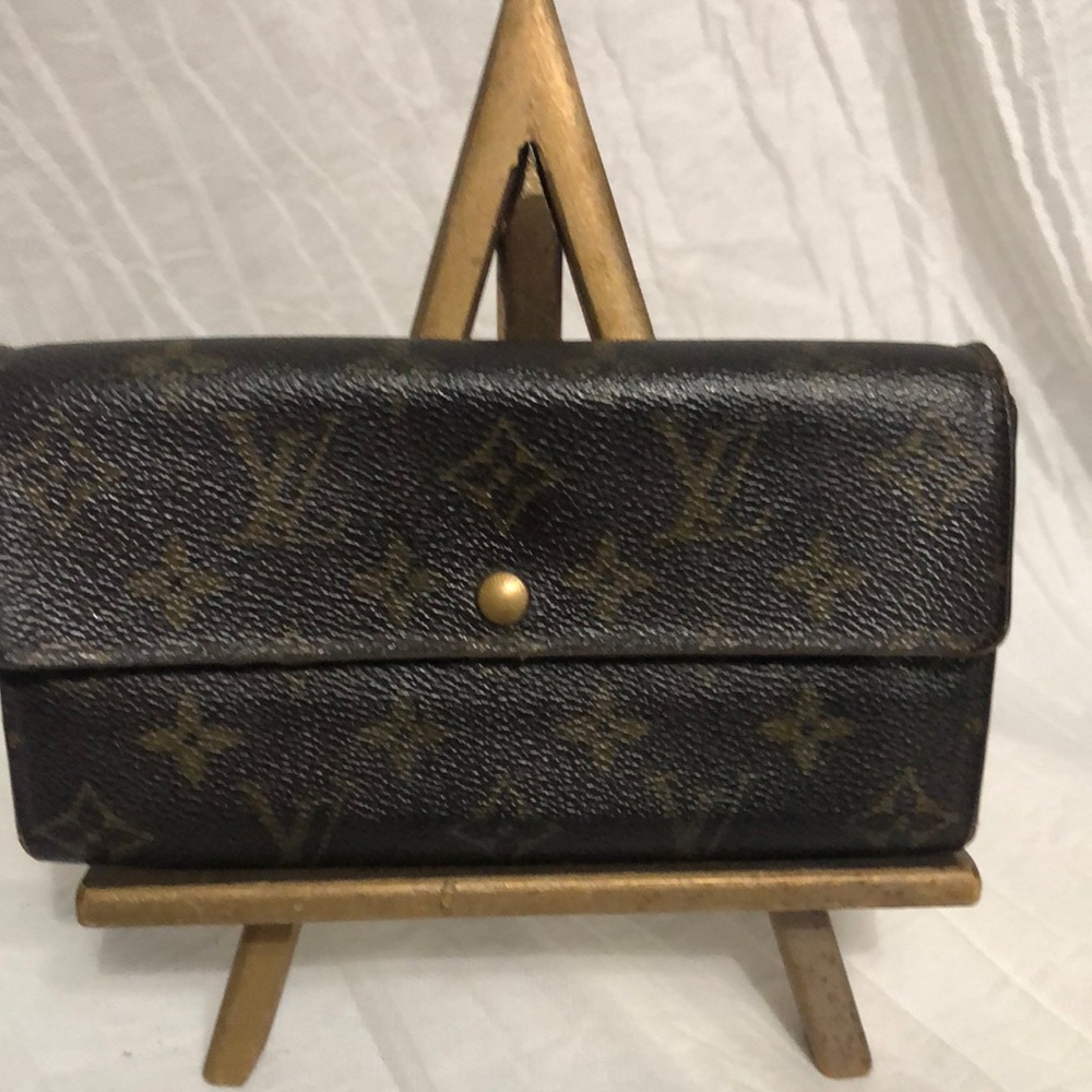 Louis Vuitton Sarah Wallet